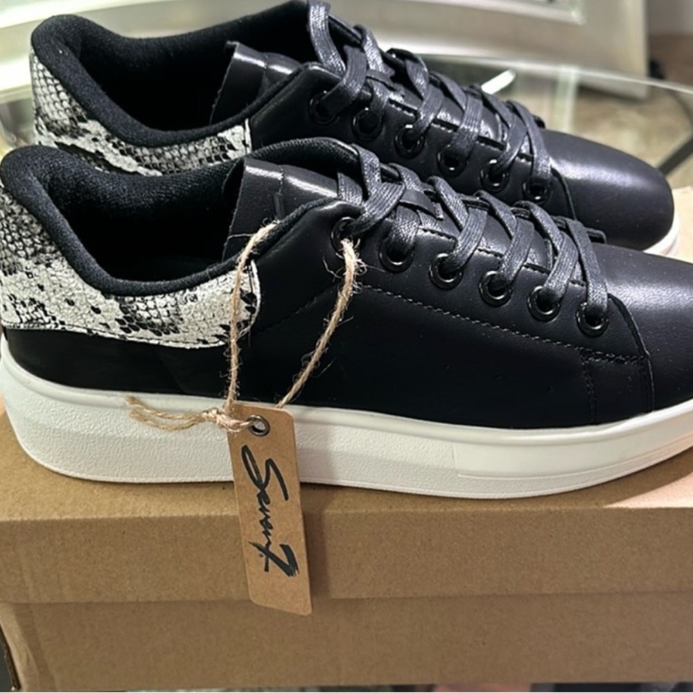 Seven7 footwear Miki Sneakers, varied sizes, Black/snake, various sizes 6-8 new!